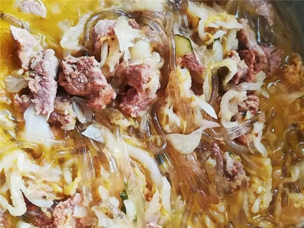 ①酸菜炖粉条猪肉